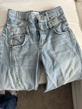 Zara Faded Blue Denim Jeans
